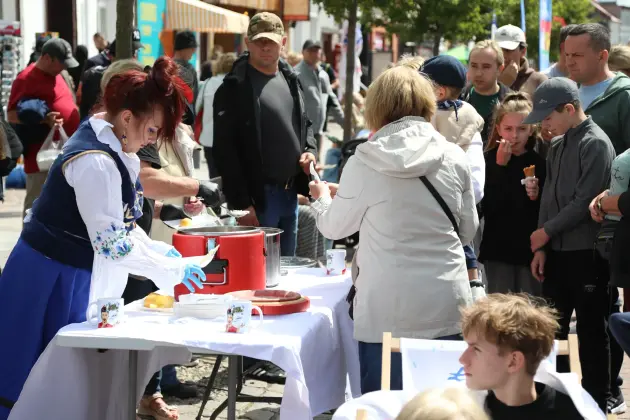 Turyści w Łebie poznali atrakcje Jarmarku św. Jakuba – Lębork promował swoje największe wydarzenie