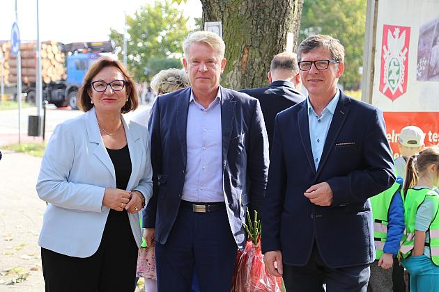 Dzień Sybiraka. Kwiaty i znicze pod Pomnikiem Zesłańców Sybiru