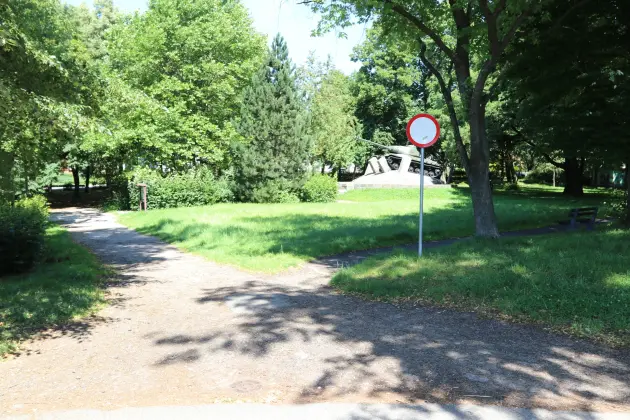 Sześć nowych kamer w Parku Chrobrego. Inwestujemy w bezpieczeństwo mieszkańców