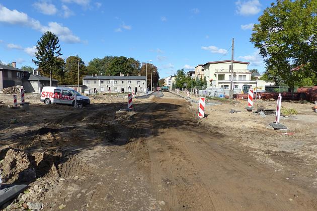 Walce drogowe na Sienkiewicza. Trwa budowa Lęborskiego Węzła Przesiadkowego