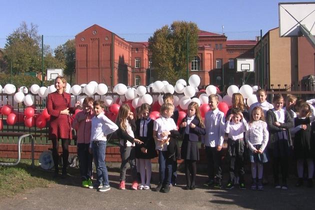„Dąb Niepodległości” w Szkole Podstawowej nr 3 w Lęborku