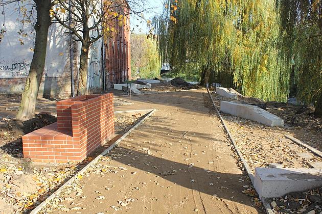 Skwer przy Przymurnej. Budowa zgodnie z planem