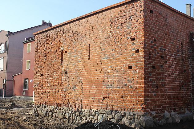 Konserwacja obwarowań przy ulicy Przymurnej zakończona