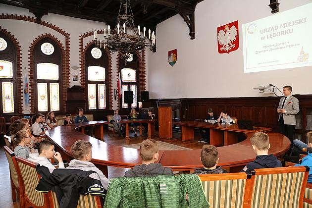 Wizyta uczniów ze Szkoły Podstawowej Nr 1 w Ratuszu