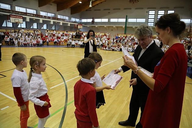 Szkoły i przedszkola wspólnie świętowały setną rocznicę Niepodległości