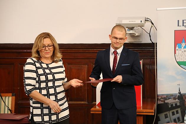 I sesja Rady Miejskiej – Burmistrz i Radni złożyli ślubowanie