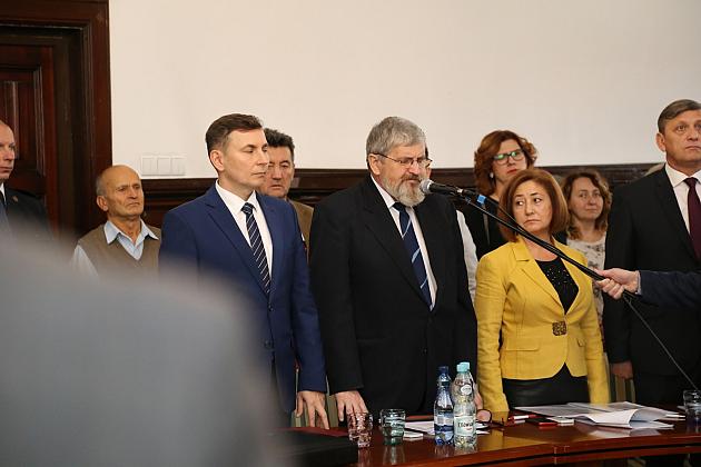 I sesja Rady Miejskiej – Burmistrz i Radni złożyli ślubowanie