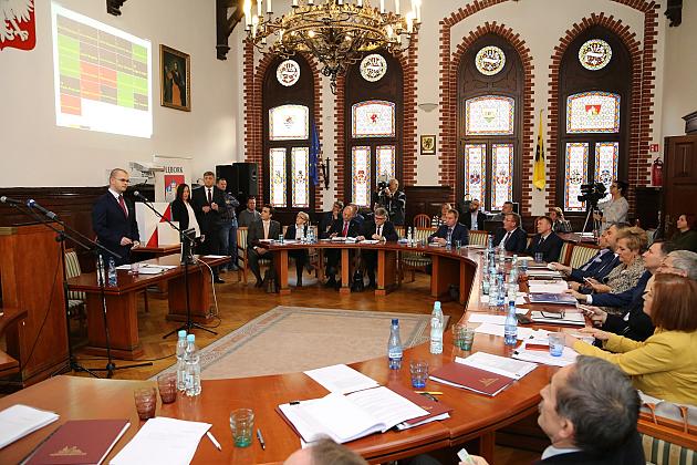 I sesja Rady Miejskiej – Burmistrz i Radni złożyli ślubowanie