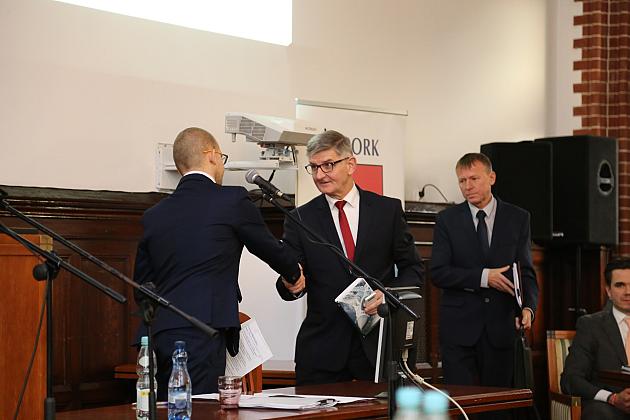 I sesja Rady Miejskiej – Burmistrz i Radni złożyli ślubowanie