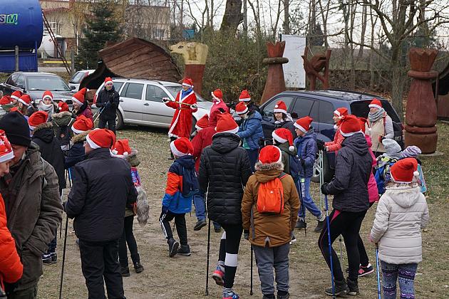 Mikołaje maszerowały z kijkami
