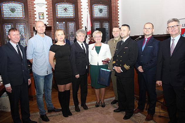 Złoty medal „Za zasługi dla obronności kraju” dla Marii Zawadzkiej