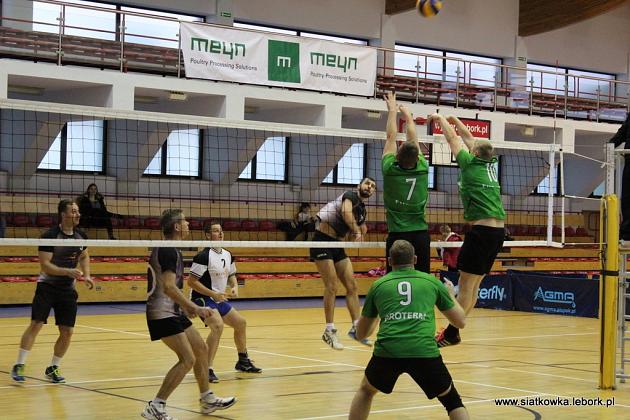 Zmiana lidera Amatorskiej Ligi Siatkówki w Lęborku