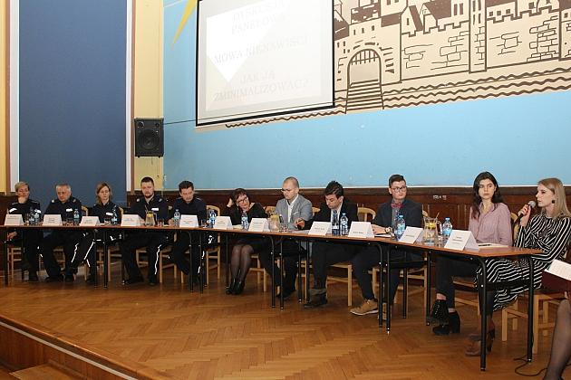 Debatowali o hejcie w życiu publicznym