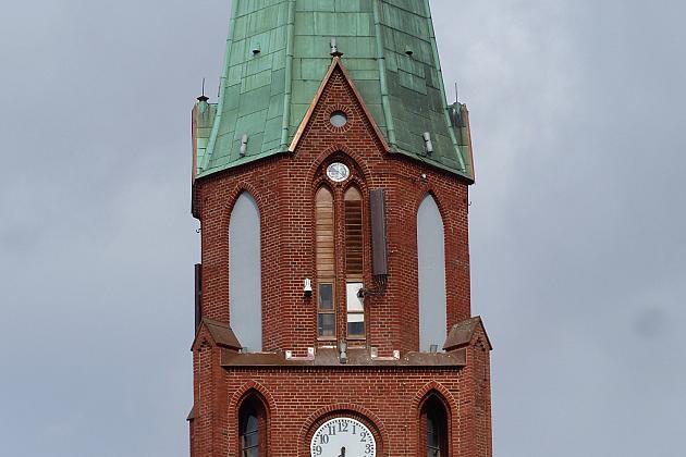 Finał I etapu remontu wieży kościoła NMP Królowej Polski