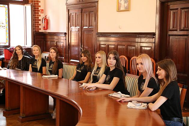 Miss Pomorza Środkowego - Ziemi Słupskiej i Lęborskiej w ratuszu