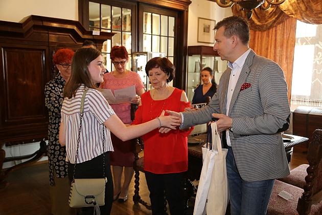 Popisali się wiedzą o zamkach gotyckich