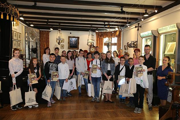 Popisali się wiedzą o zamkach gotyckich