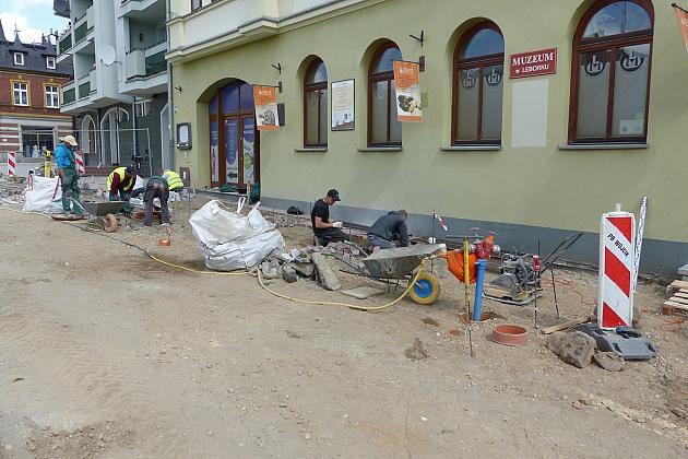 Długosza z nowym brukiem, czas na Młynarską