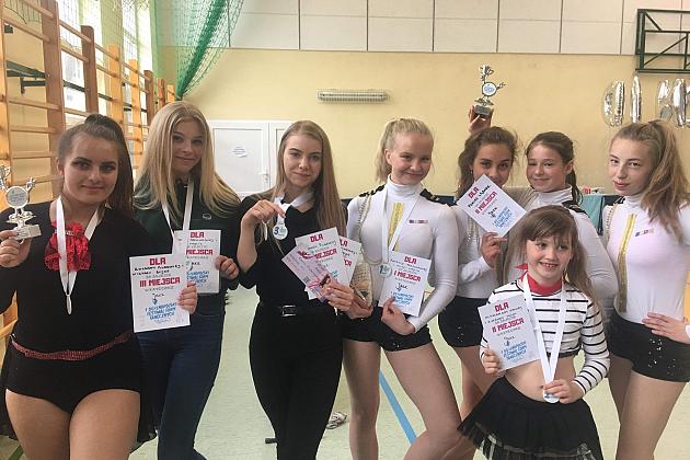 Sukcesy młodych tancerek z SP 8