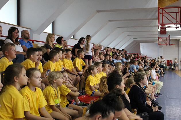 „Kto z nas lepiej i prędzej” – Konkurs Sportowy dla Szkół Podstawowych