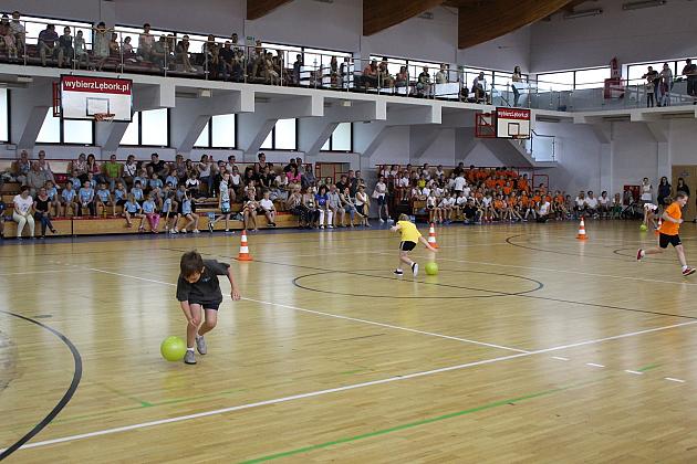 „Kto z nas lepiej i prędzej” – Konkurs Sportowy dla Szkół Podstawowych