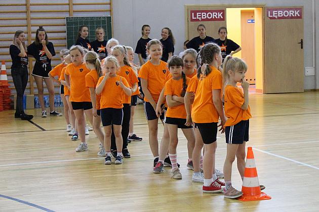 „Kto z nas lepiej i prędzej” – Konkurs Sportowy dla Szkół Podstawowych