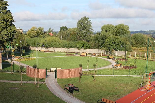 Rewitalizacyjna zmiana na podwórku przy Malczewskiego