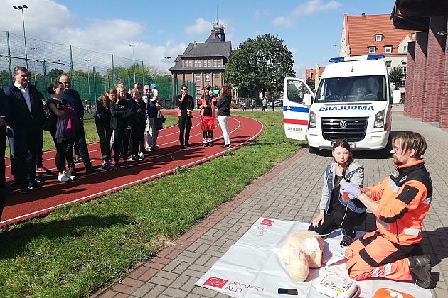 Zawody z pierwszej pomocy i pokaz użycia defibrylatora