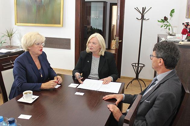 15.000 euro na bezpłatny dostęp do internetu