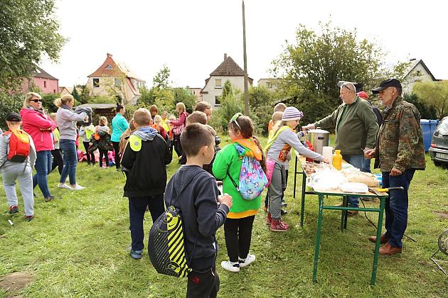 Zamiast samochodem pieszo lub rowerem