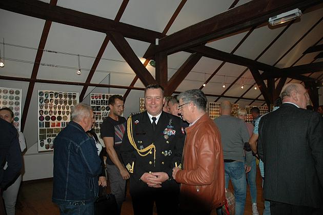 9 tysięcy wojskowych odznak, proporczyków, emblematów w lęborskim Muzeum