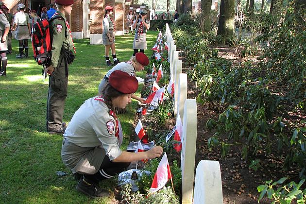Harcerze z Lęborka na 75. rocznicy Operacji Market Garden