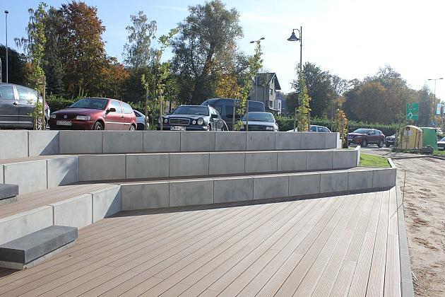 Kompozytowe tarasy za kinem „Fregata”