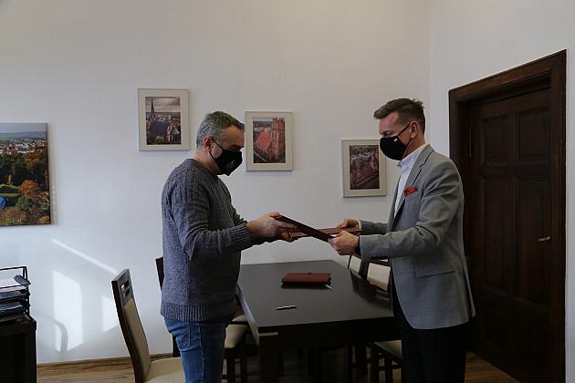 Podpisano pierwsze umowy na wsparcie realizacji zadań publicznych z zakresu sportu na 2021 r.