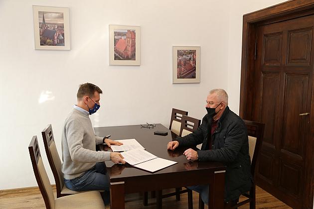 Podpisano pierwsze umowy na wsparcie realizacji zadań publicznych z zakresu sportu na 2021 r.