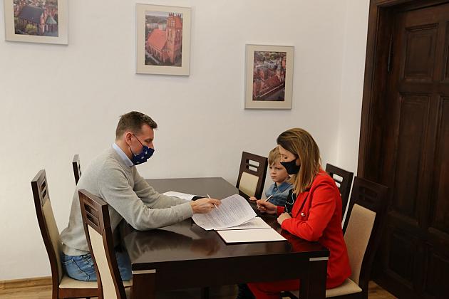 Podpisano pierwsze umowy na wsparcie realizacji zadań publicznych z zakresu sportu na 2021 r.