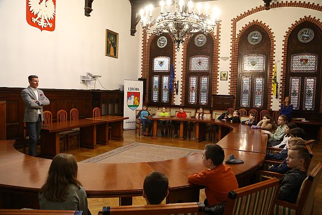 Uczniowie ze Szkoły Podstawowej nr 1 z wizytą w ratuszu