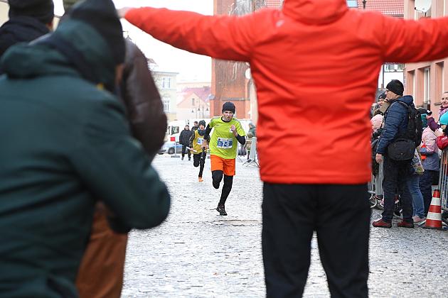 SP 3 Lębork i SP Nowa Wieś Lęborska najlepsi podczas 29. Biegów Mikołajkowych