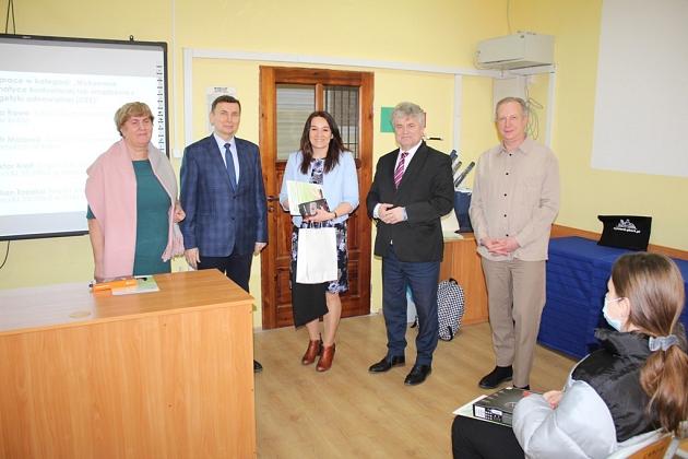 Nagrodzono laureatów konkursu PCE - „Każdy budować może”