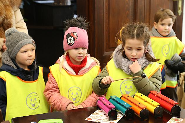 Świąteczna wizyta przedszkolaków w ratuszu