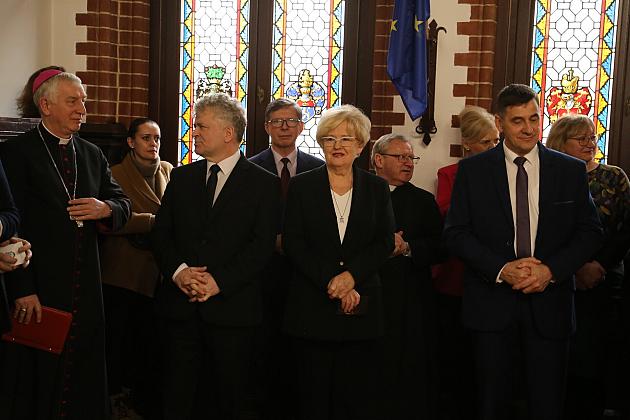 Biskup Ryszard Kasyna z kolędą w ratuszu