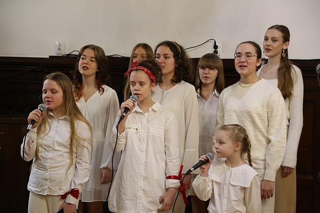 Biskup Ryszard Kasyna z kolędą w ratuszu