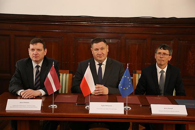 Lębork ma nowe miasto partnerskie. Umowa o współpracy z łotewskim Ogre podpisana