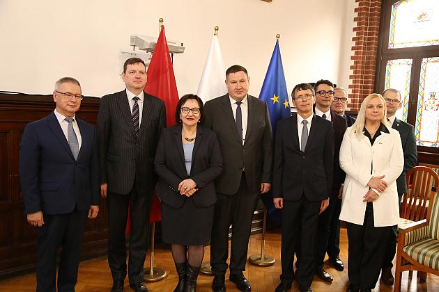 Lębork ma nowe miasto partnerskie. Umowa o współpracy z łotewskim Ogre podpisana