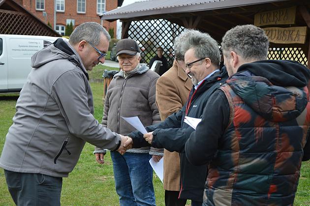 Sprzątali rzeki – Łebę i Okalicę