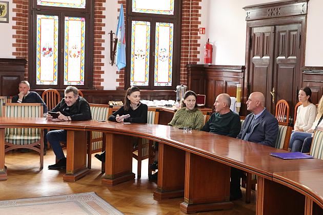 Delegacja z Gruzji w Lęborku: wizyta studyjna w zakresie termomodernizacji i odnawialnych źródeł energii