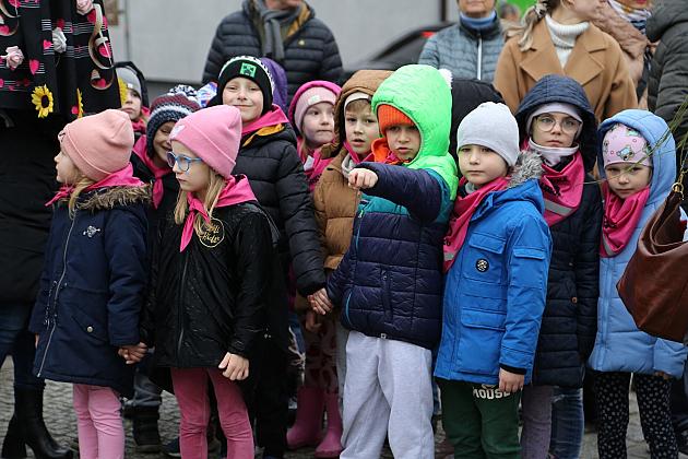 Obchody Pierwszego Dnia Wiosny w Lęborku: topienie marzann i rekreacyjny rajd pieszy