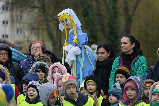Obchody Pierwszego Dnia Wiosny w Lęborku: topienie marzann i rekreacyjny rajd pieszy