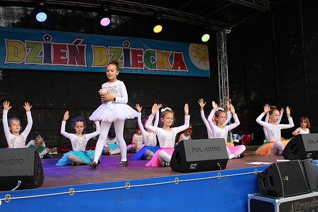 Radosny festyn z okazji Dnia Dziecka na Placu Pokoju w Lęborku