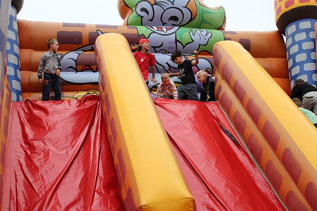 Radosny festyn z okazji Dnia Dziecka na Placu Pokoju w Lęborku